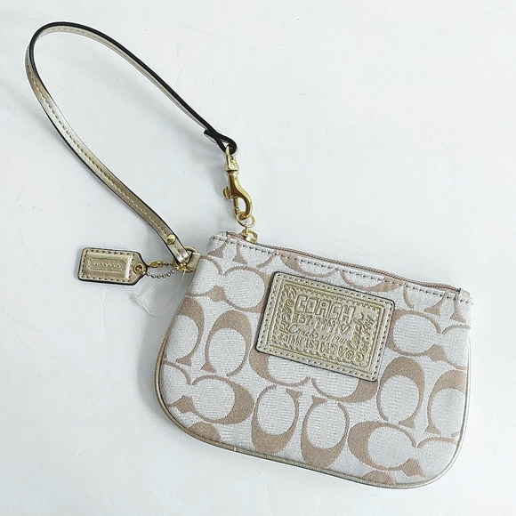 NWOT Coach Beige/Cream Satin Signature With Gold Accent Wristlet - Picture 1 of 9